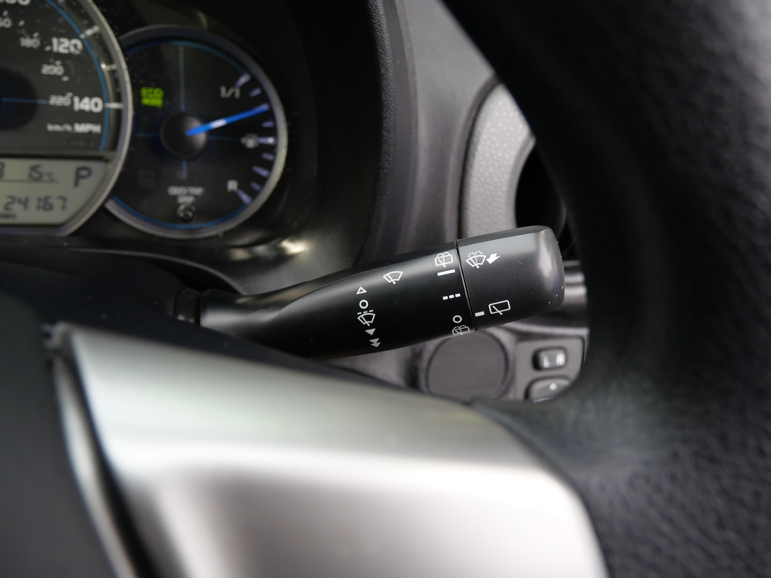 Used Toyota Yaris 2014 for sale - 76637935: Photo 26