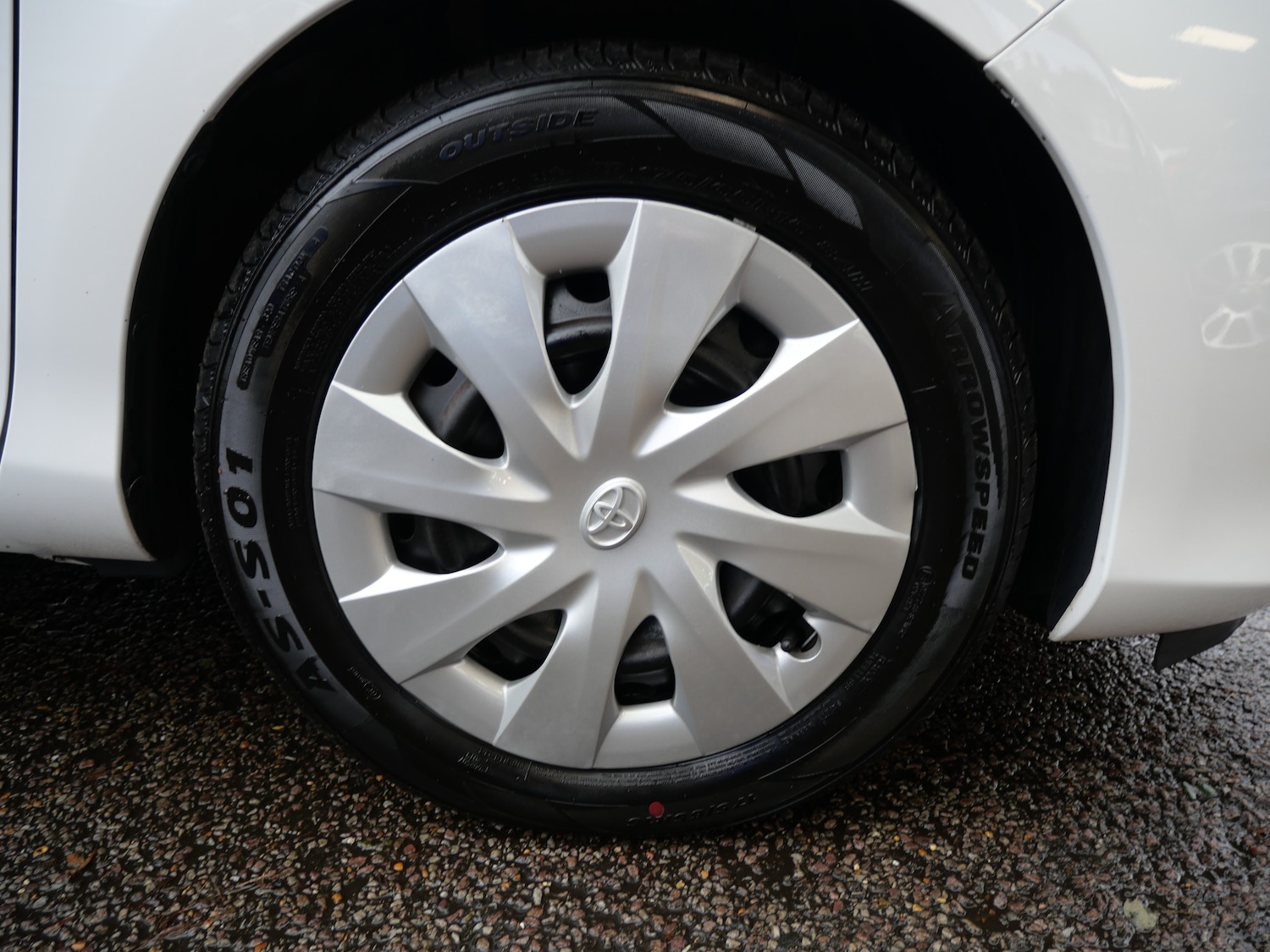 Used Toyota Yaris 2014 for sale - 76637935: Photo 34