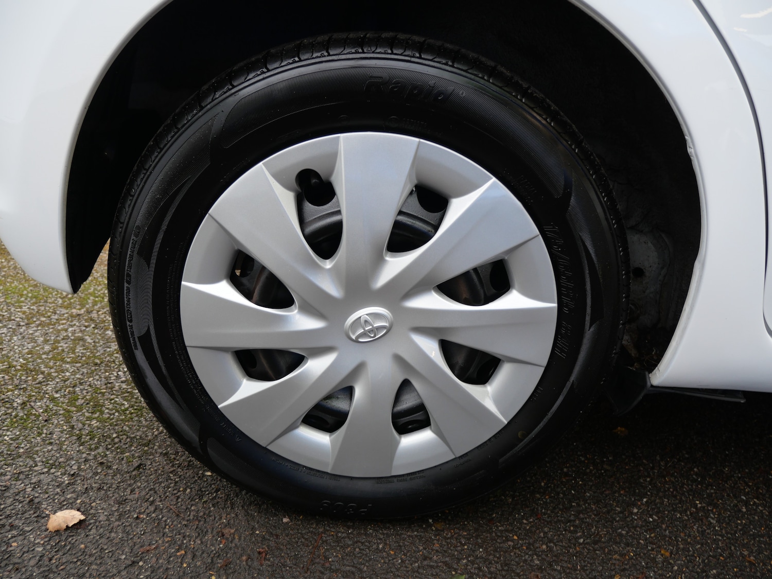 Used Toyota Yaris 2014 for sale - 76637935: Photo 35