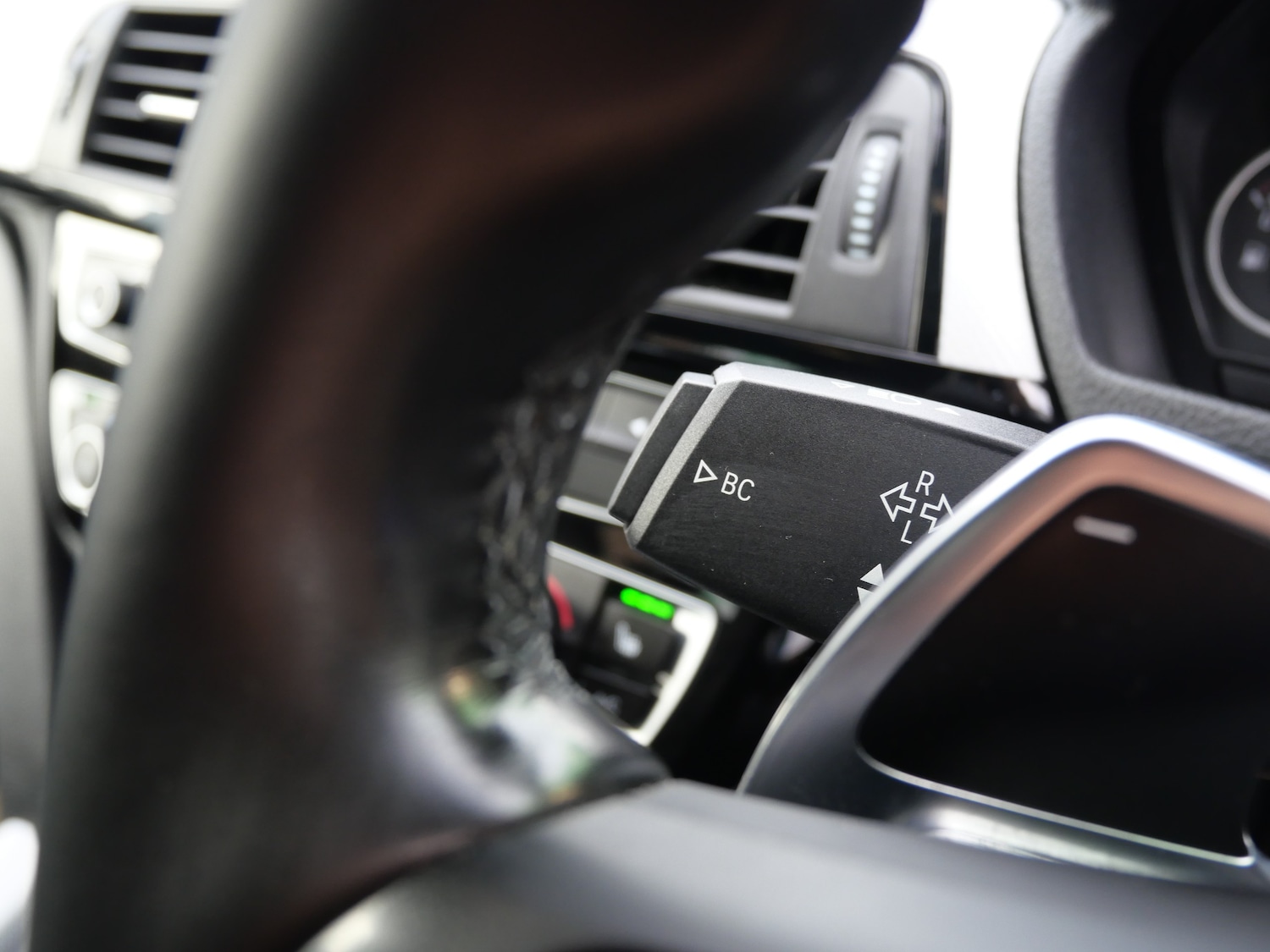 Used BMW 4 Series 2017 for sale - 76637924: Photo 32