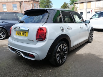 Used MINI Hatch 2019 for sale - 78300178: Photo