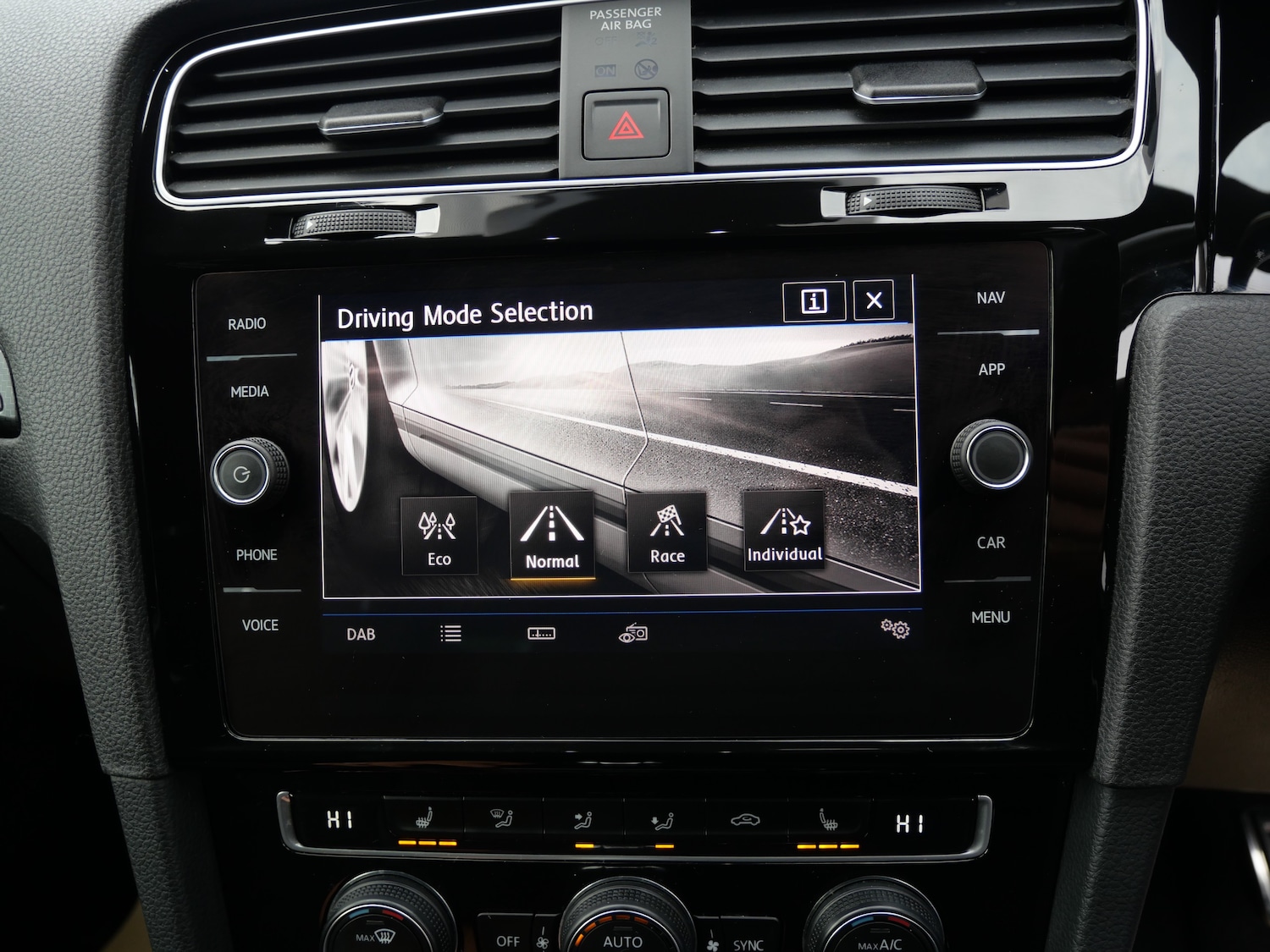 Used Volkswagen Golf 2019 for sale - 76637945: Photo 26