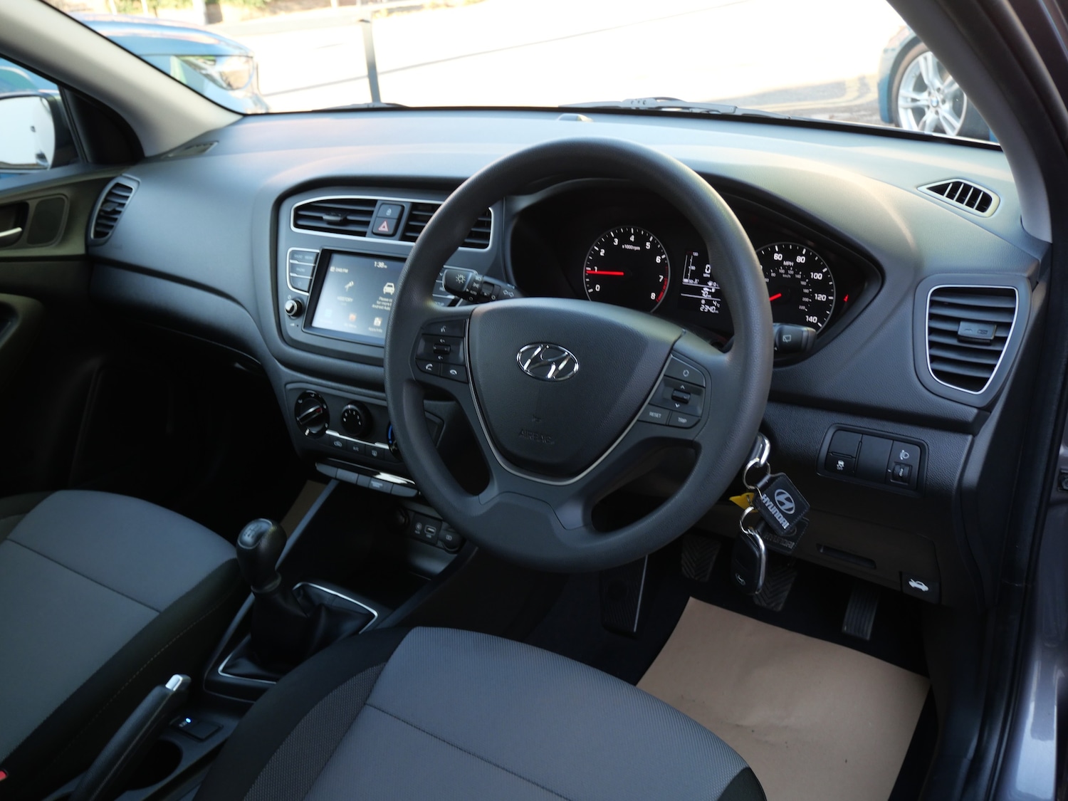 Used Hyundai i20 2019 for sale - 76637947: Photo 15