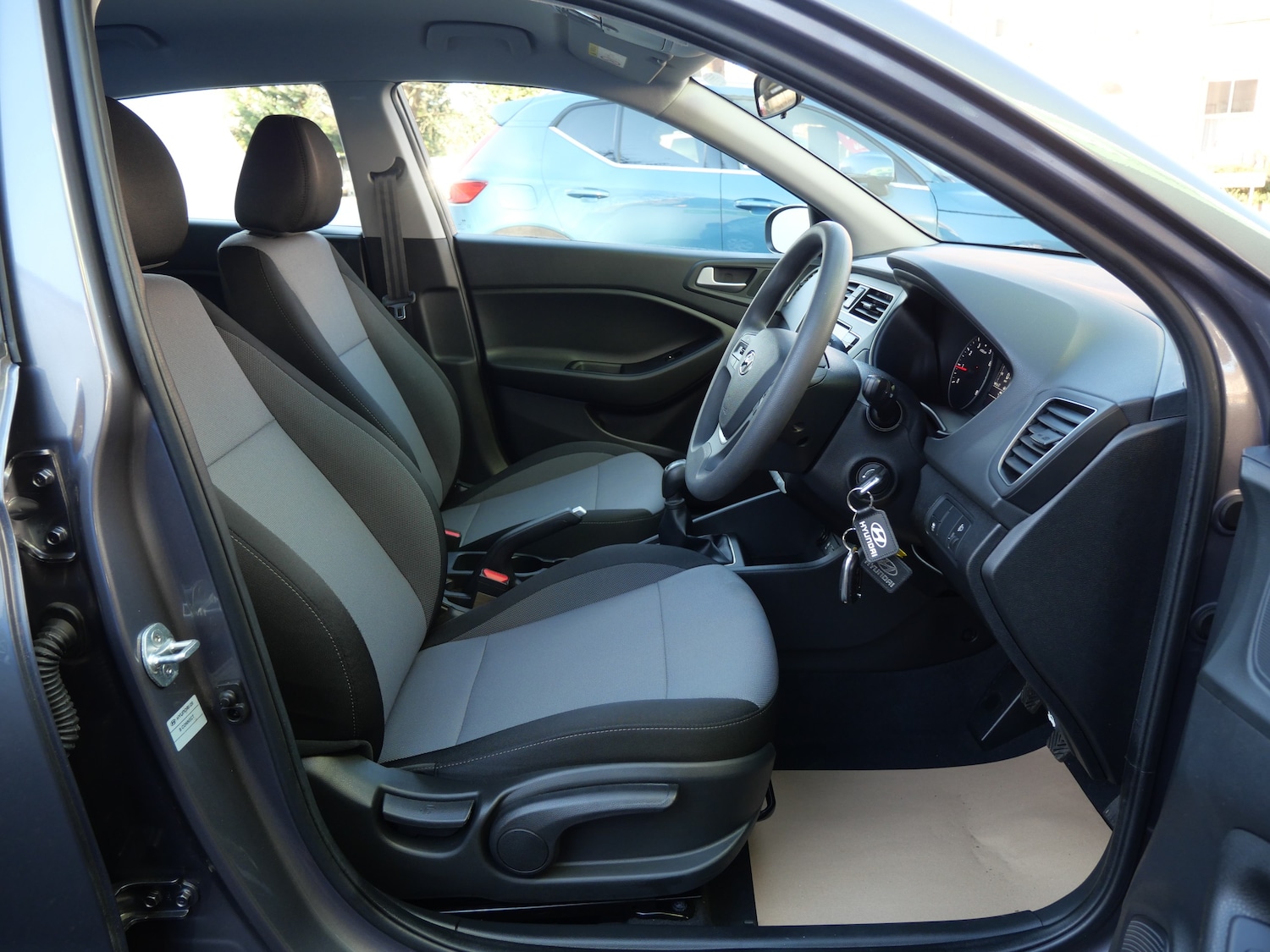 Used Hyundai i20 2019 for sale - 76637947: Photo 8