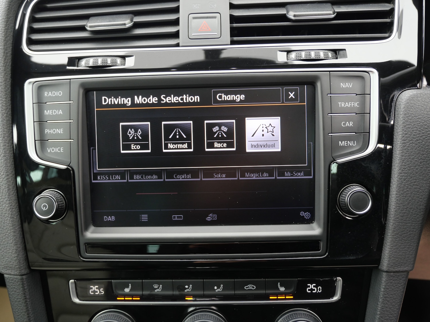 Used Volkswagen Golf 2016 for sale - 76637946: Photo 24