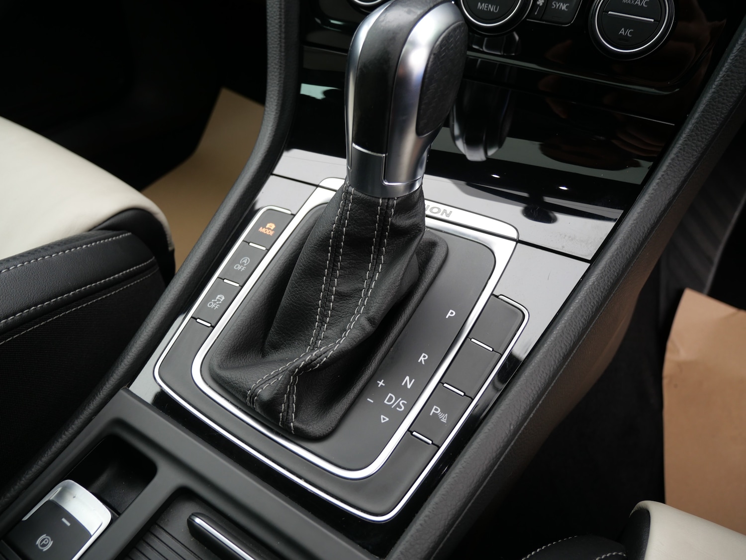 Used Volkswagen Golf 2016 for sale - 76637946: Photo 26