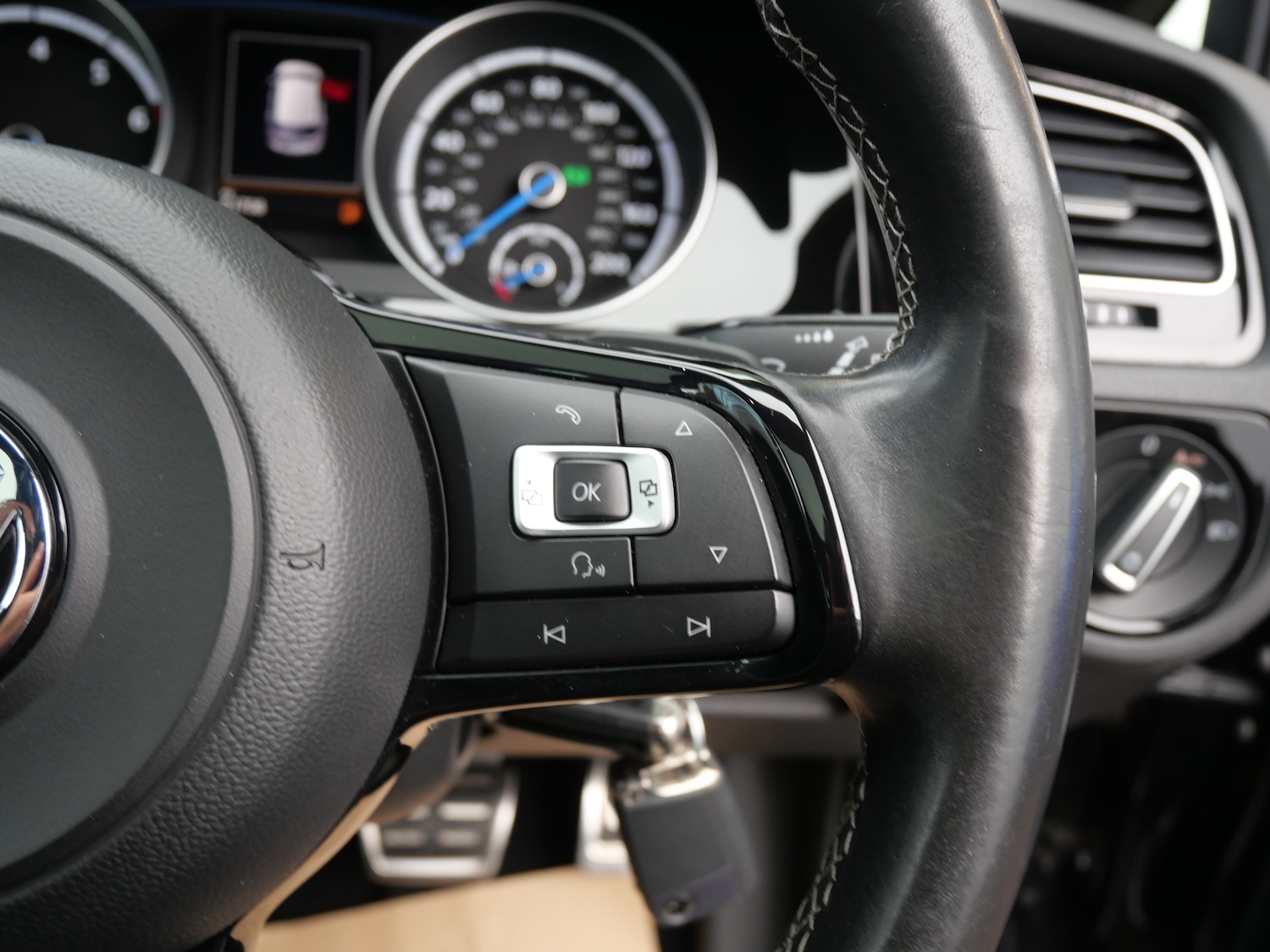 Used Volkswagen Golf 2016 for sale - 76637946: Photo 34