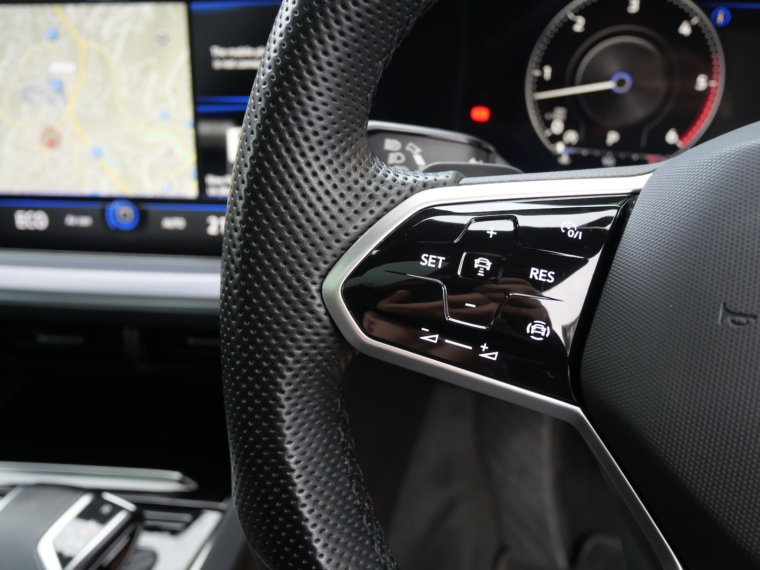 Used Volkswagen Touareg 2022 for sale - 77249411: Photo 32