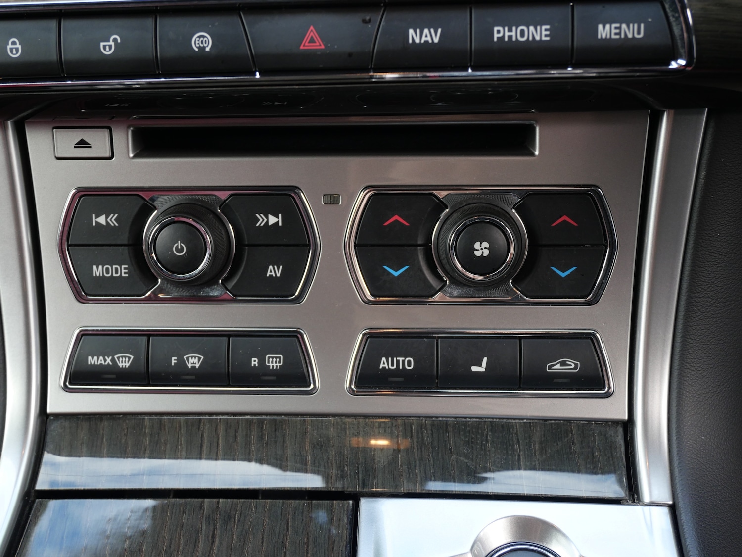 Used Jaguar XF 2013 for sale - 76637932: Photo 28