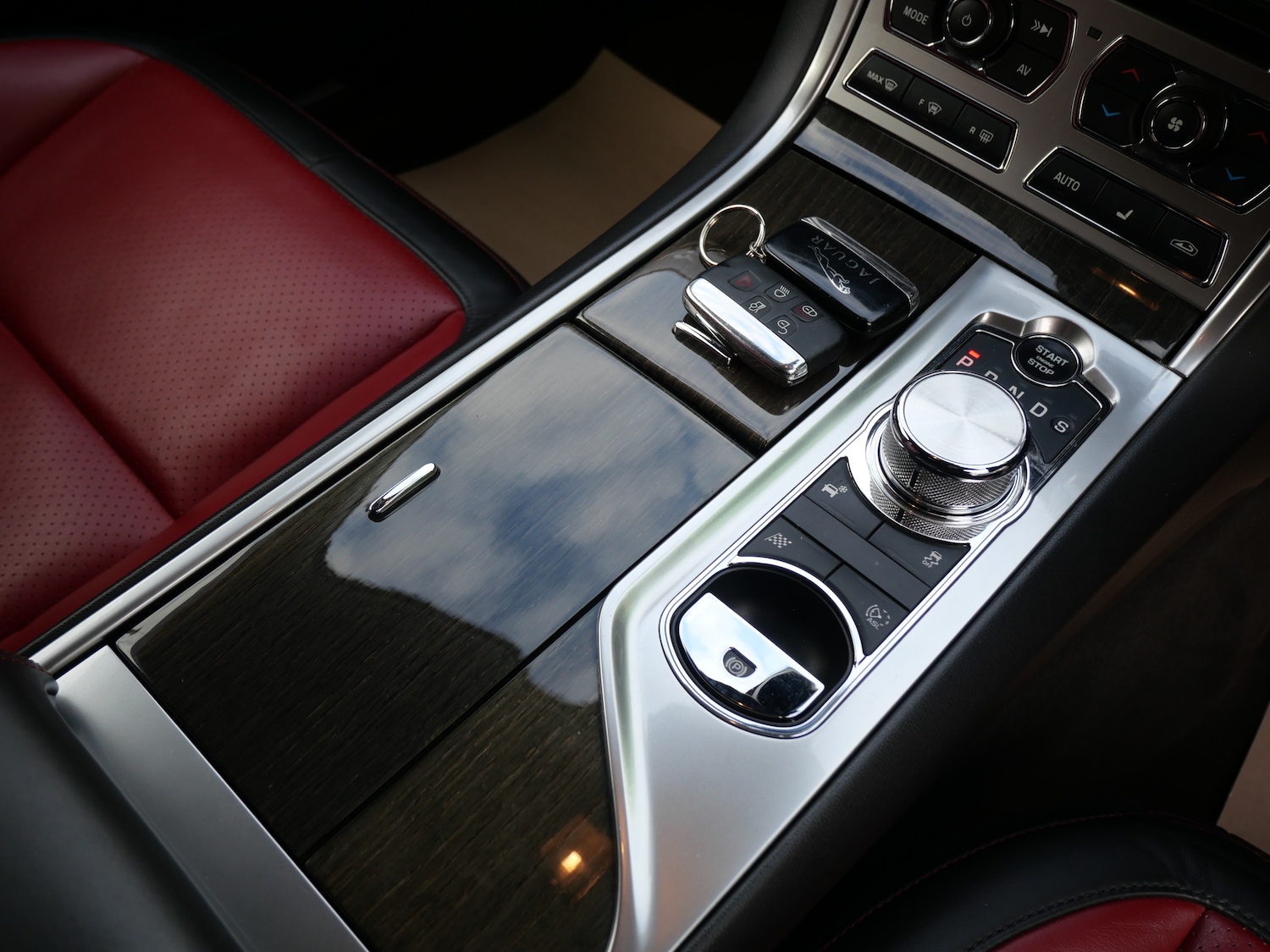 Used Jaguar XF 2013 for sale - 76637932: Photo 29