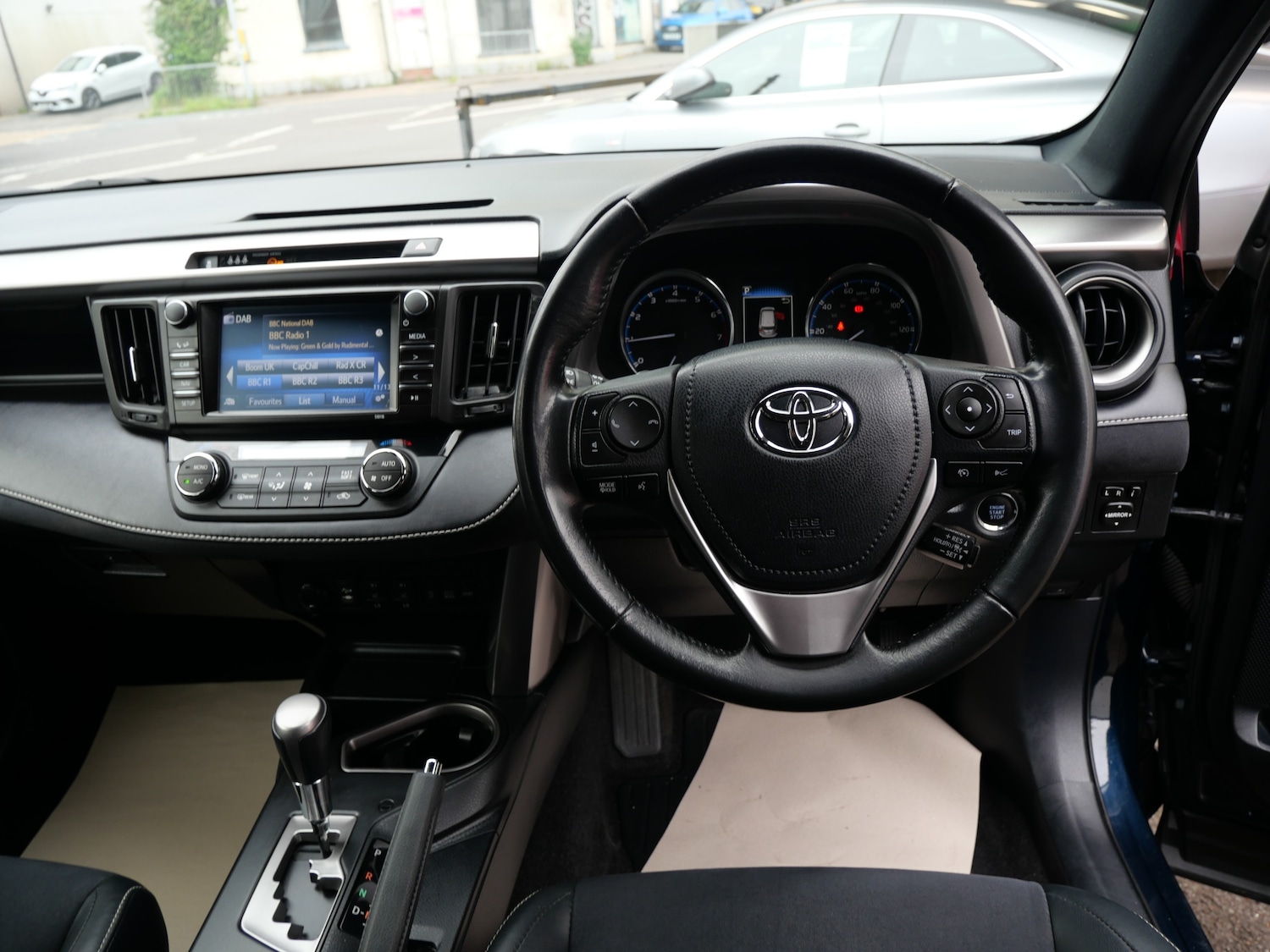 Used Toyota RAV4 2017 for sale - 78016027: Photo 7