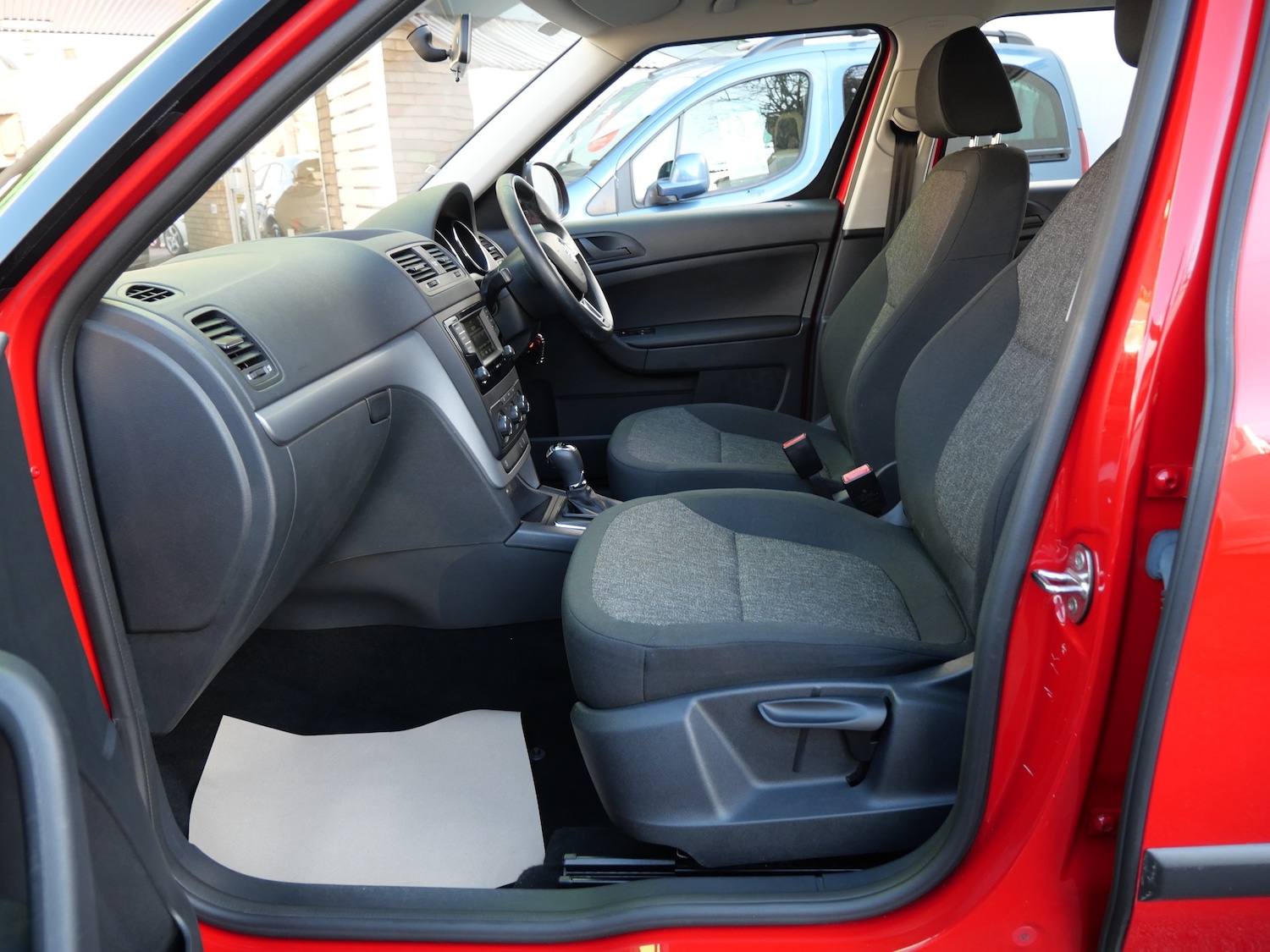 Used Skoda Yeti 2015 for sale - 76650376: Photo 13