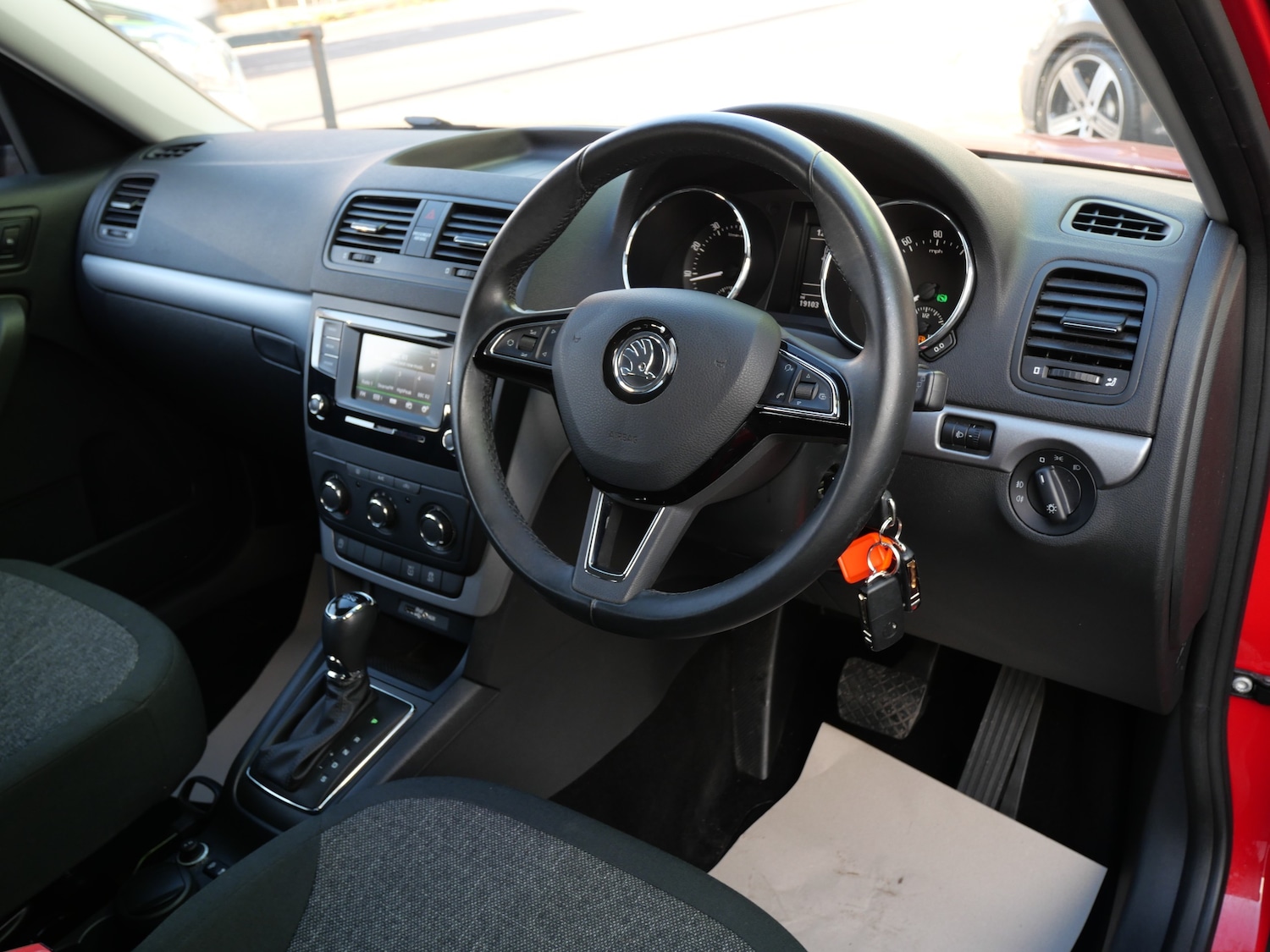 Used Skoda Yeti 2015 for sale - 76650376: Photo 15