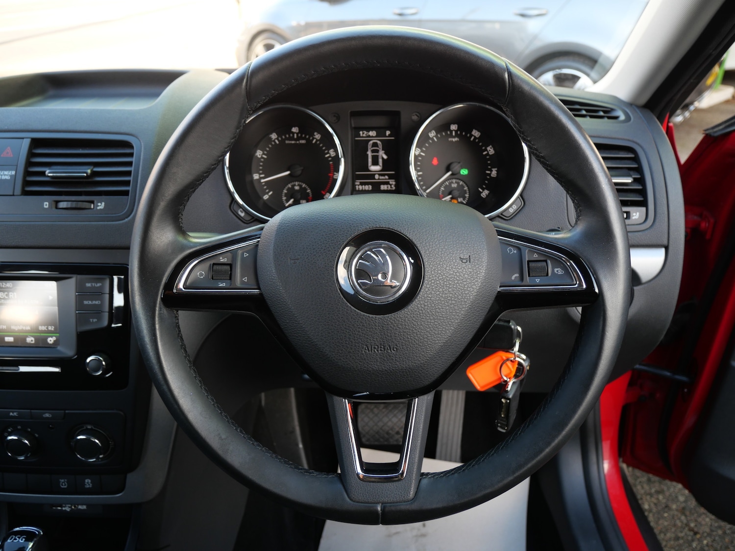 Used Skoda Yeti 2015 for sale - 76650376: Photo 23