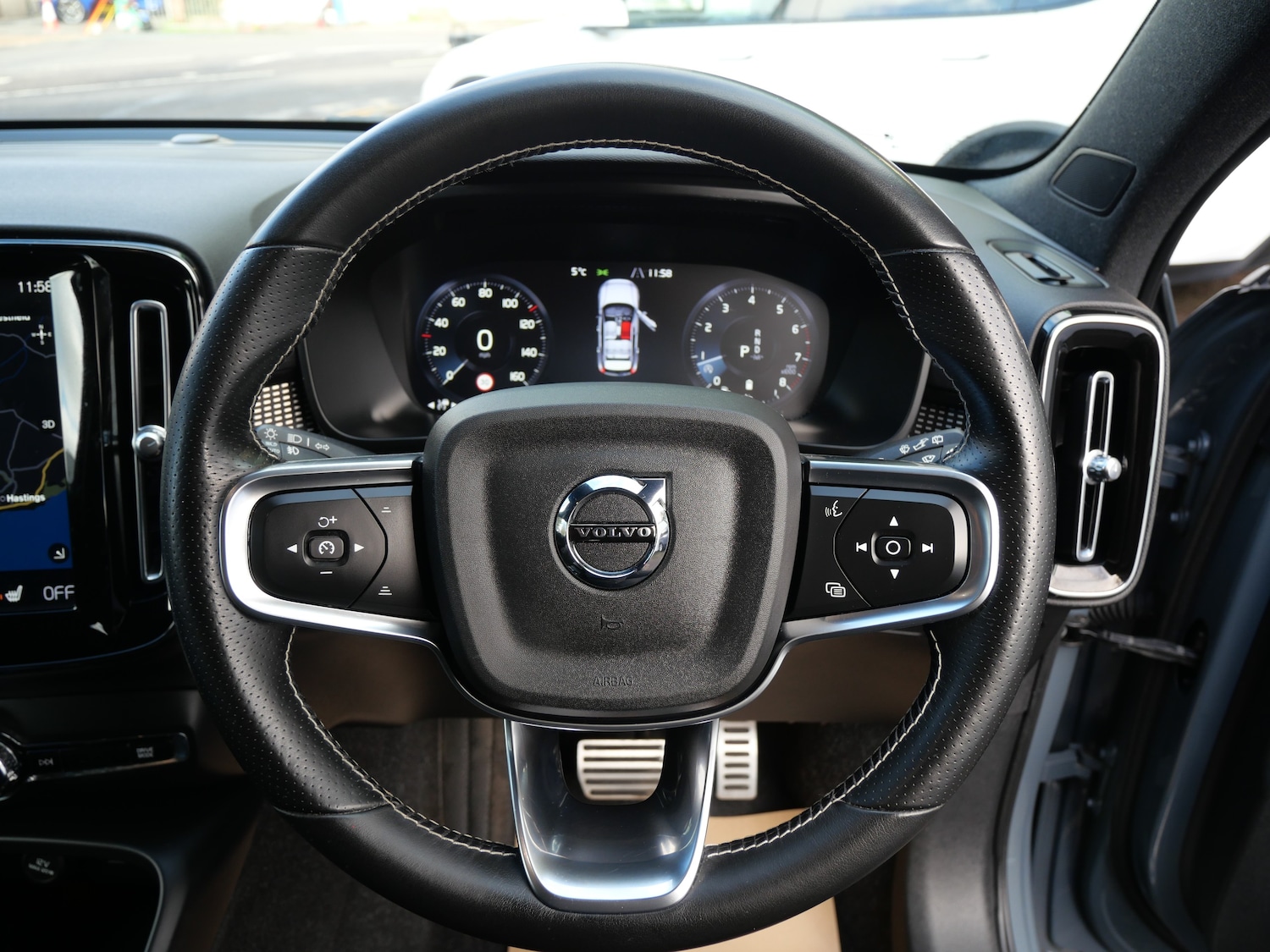 Used Volvo XC40 2020 for sale - 77128670: Photo 32