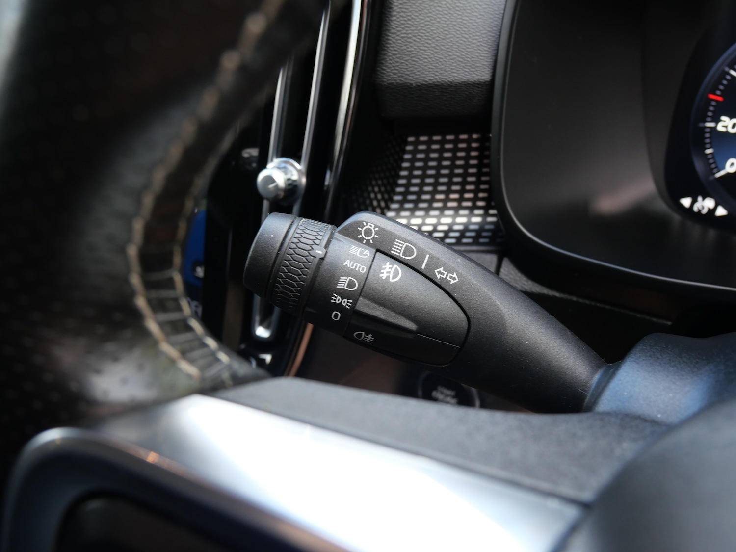 Used Volvo XC40 2020 for sale - 77128670: Photo 33