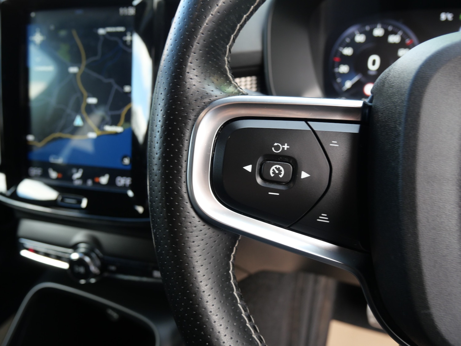 Used Volvo XC40 2020 for sale - 77128670: Photo 35