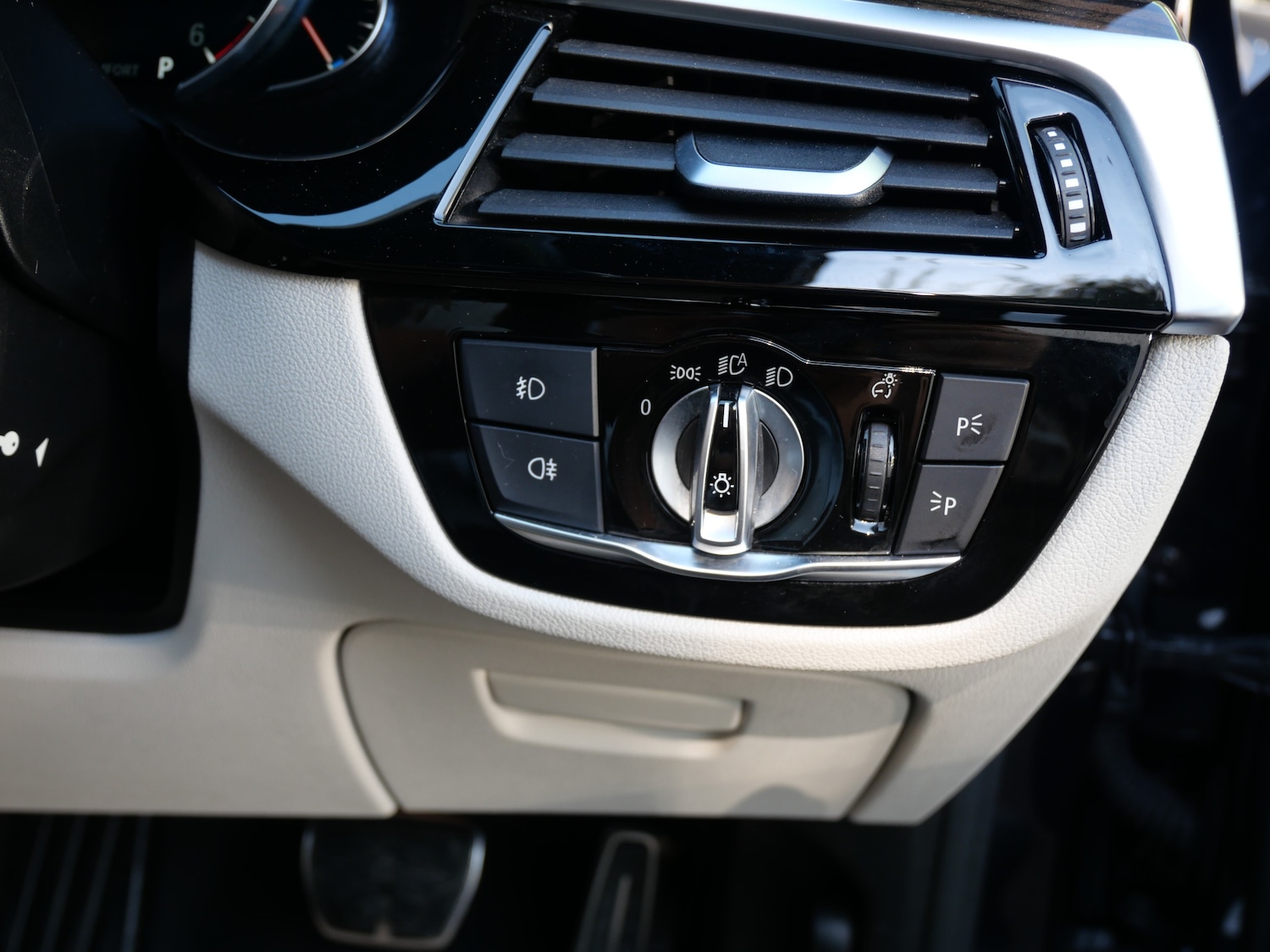 Used BMW 5 Series 2017 for sale - 76006588: Photo 43