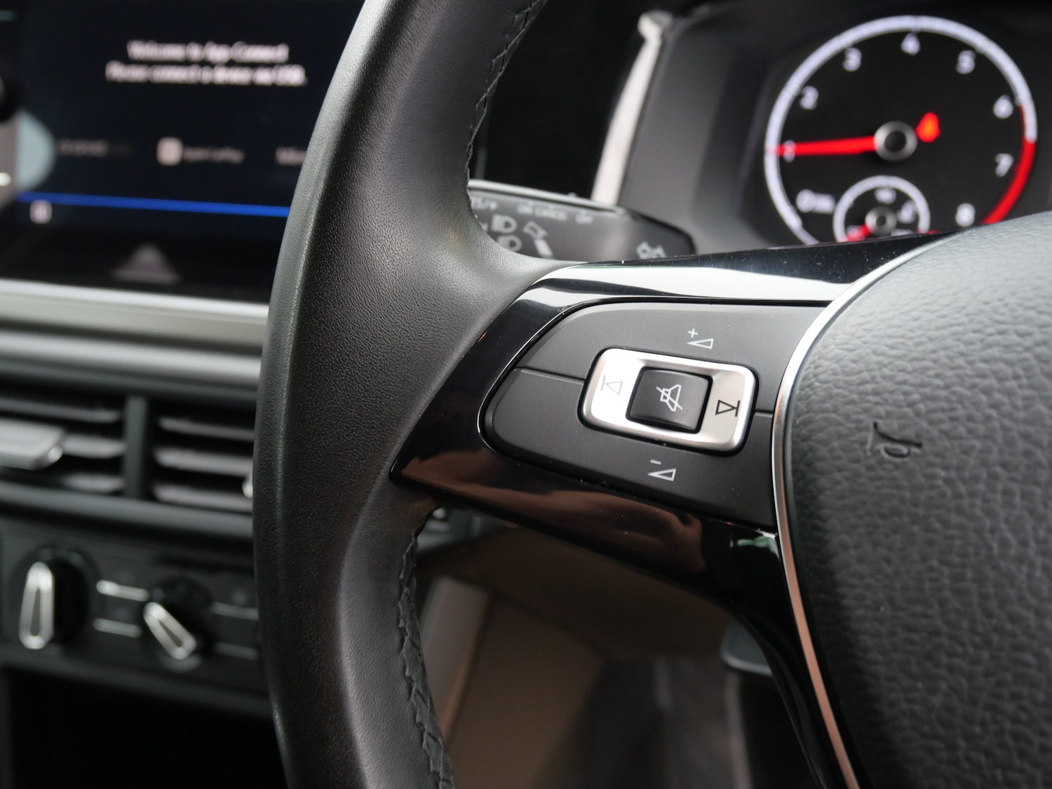 Used Volkswagen Polo 2018 for sale - 76637942: Photo 28