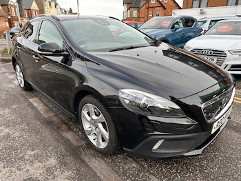 Used Volvo V40 Cross Country 2014 for sale - 77276767: Photo