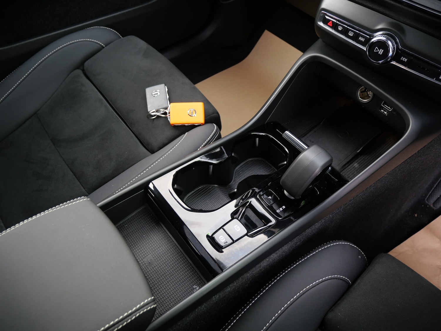 Used Volvo XC40 2022 for sale - 77226158: Photo 31