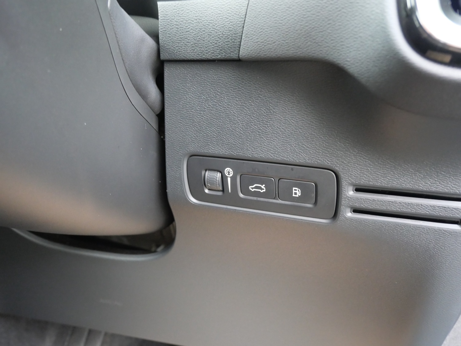 Used Volvo XC40 2022 for sale - 77226158: Photo 41