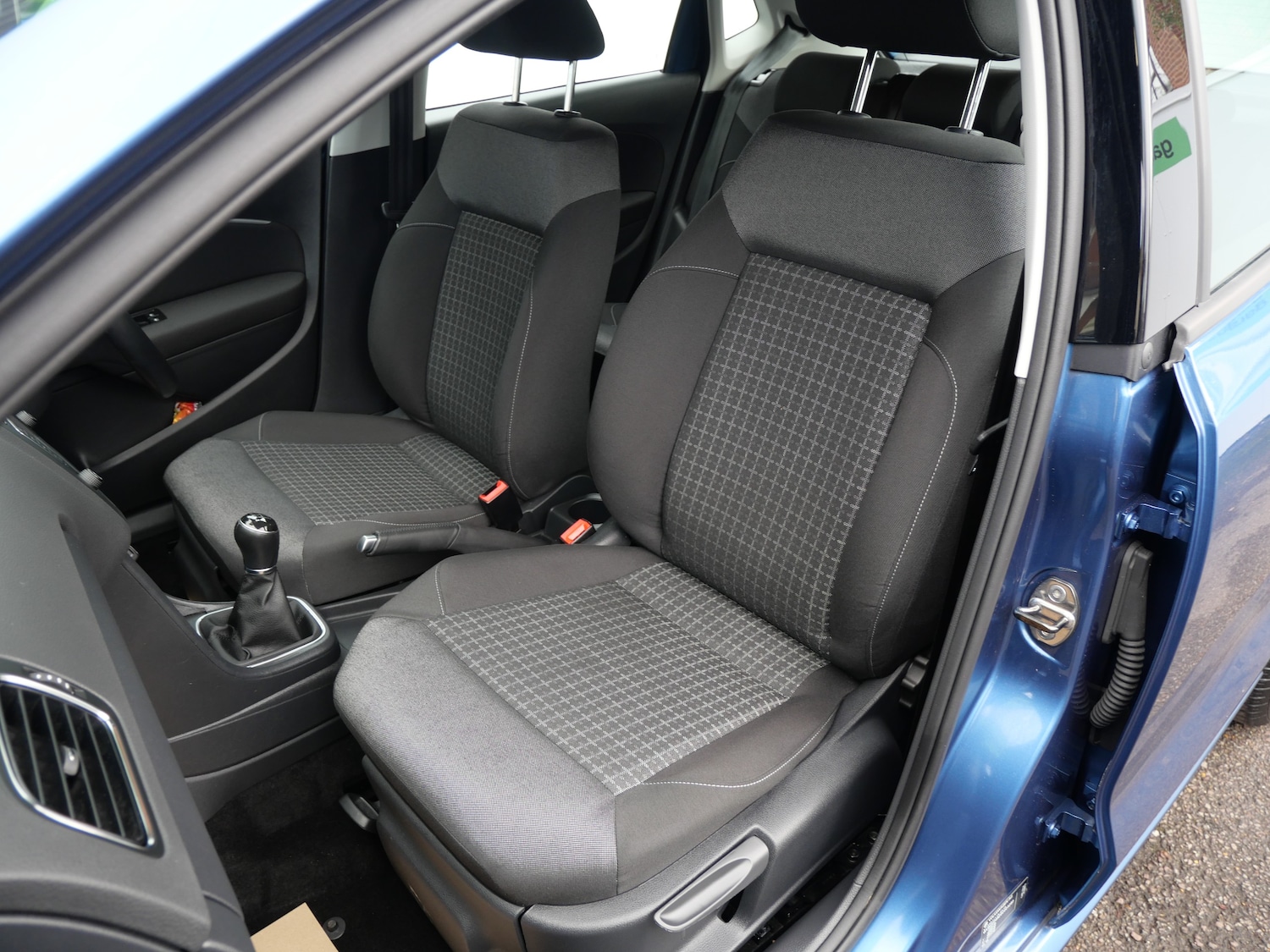 Used Volkswagen Polo 2015 for sale - 76637941: Photo 12