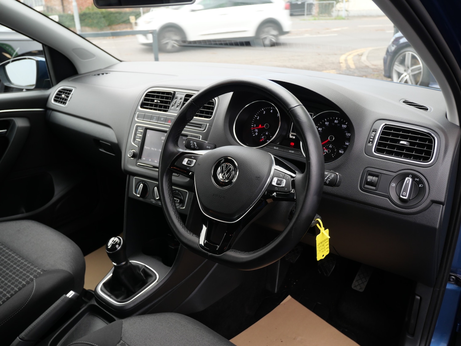 Used Volkswagen Polo 2015 for sale - 76637941: Photo 15