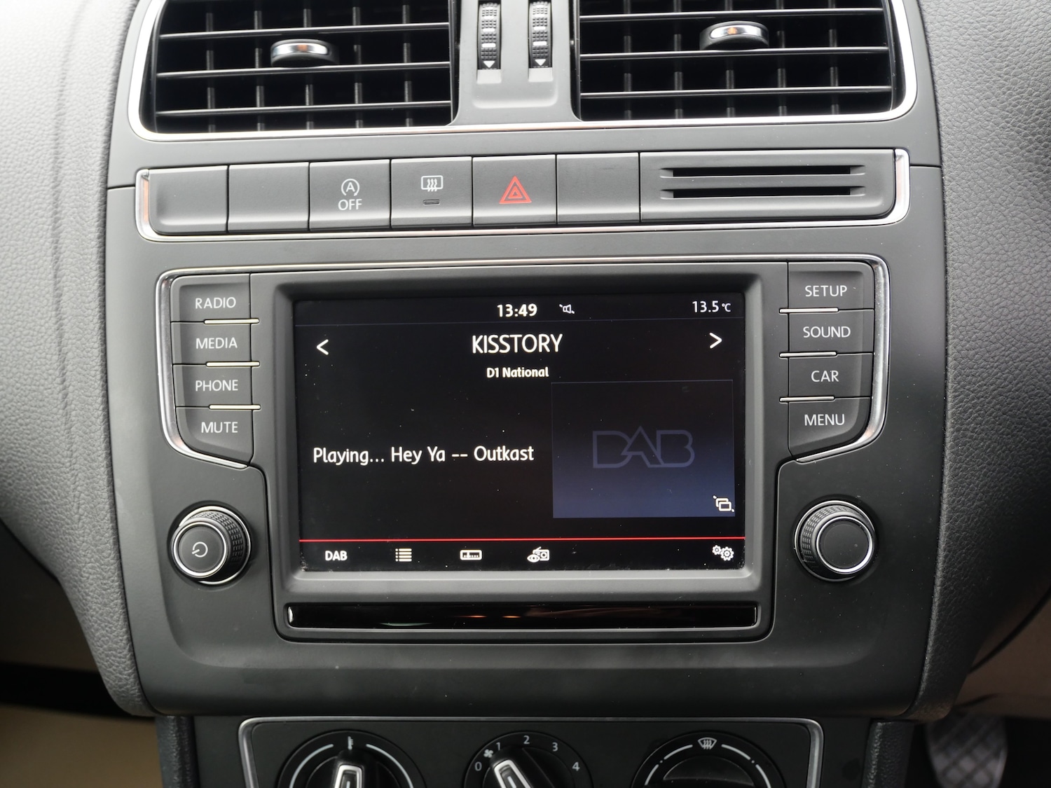 Used Volkswagen Polo 2015 for sale - 76637941: Photo 17