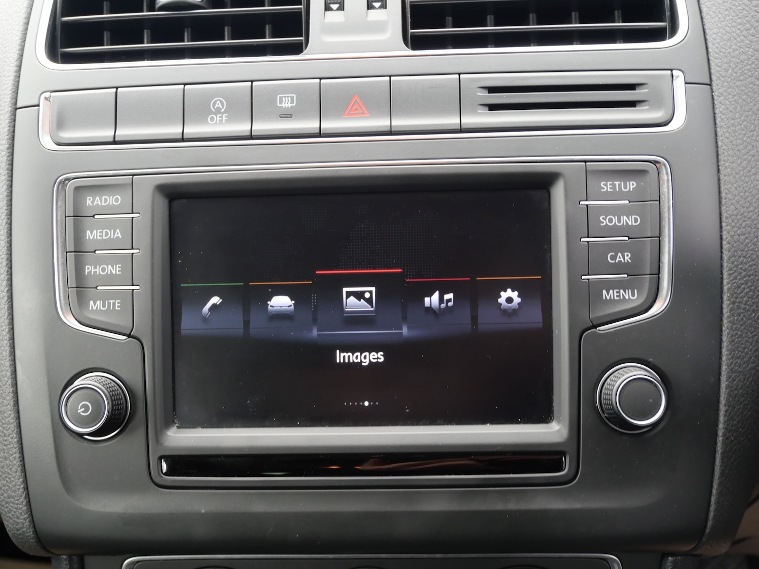 Used Volkswagen Polo 2015 for sale - 76637941: Photo 18