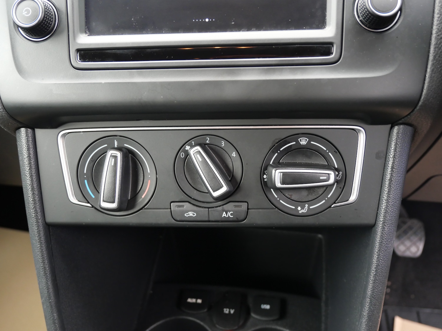 Used Volkswagen Polo 2015 for sale - 76637941: Photo 19