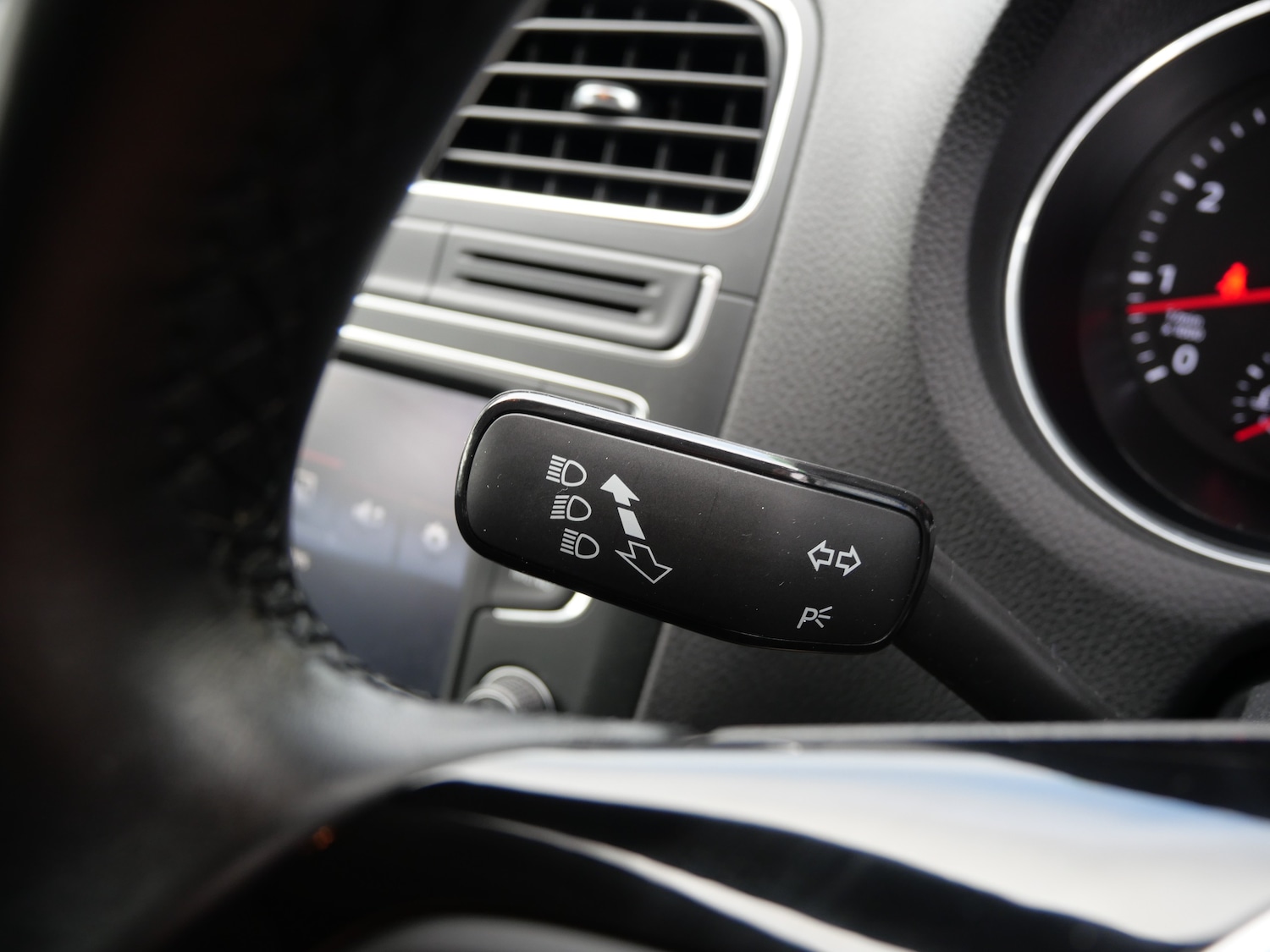 Used Volkswagen Polo 2015 for sale - 76637941: Photo 23