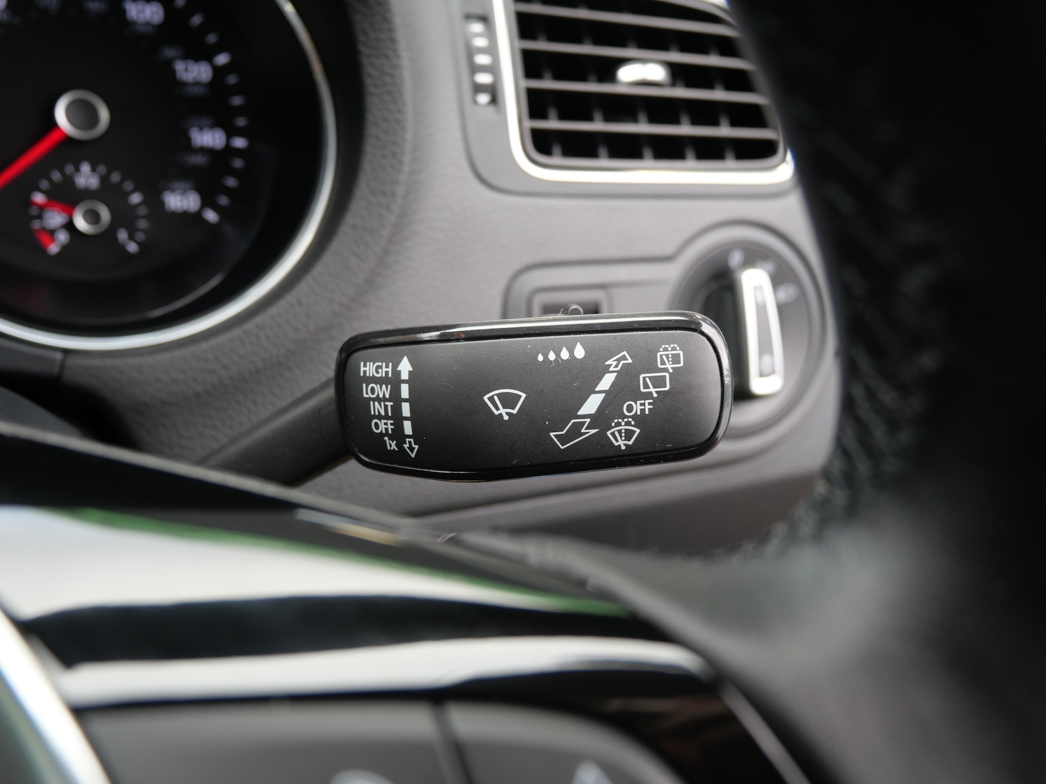 Used Volkswagen Polo 2015 for sale - 76637941: Photo 26