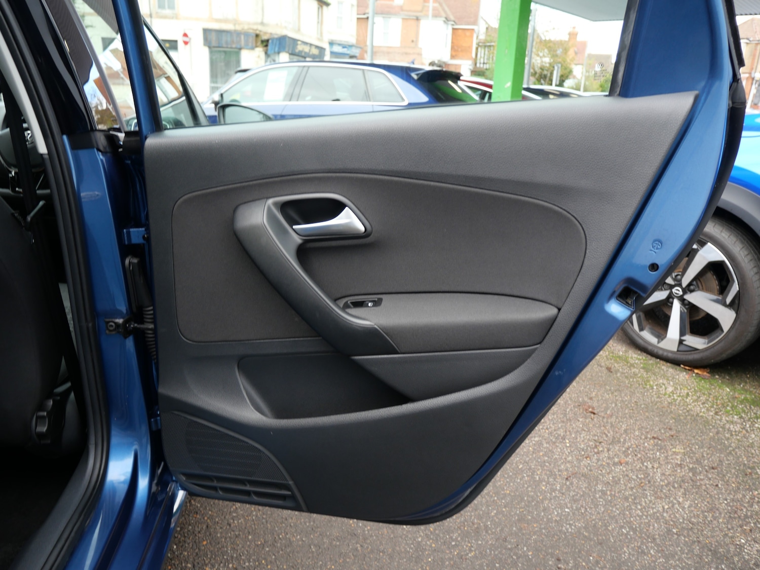 Used Volkswagen Polo 2015 for sale - 76637941: Photo 30