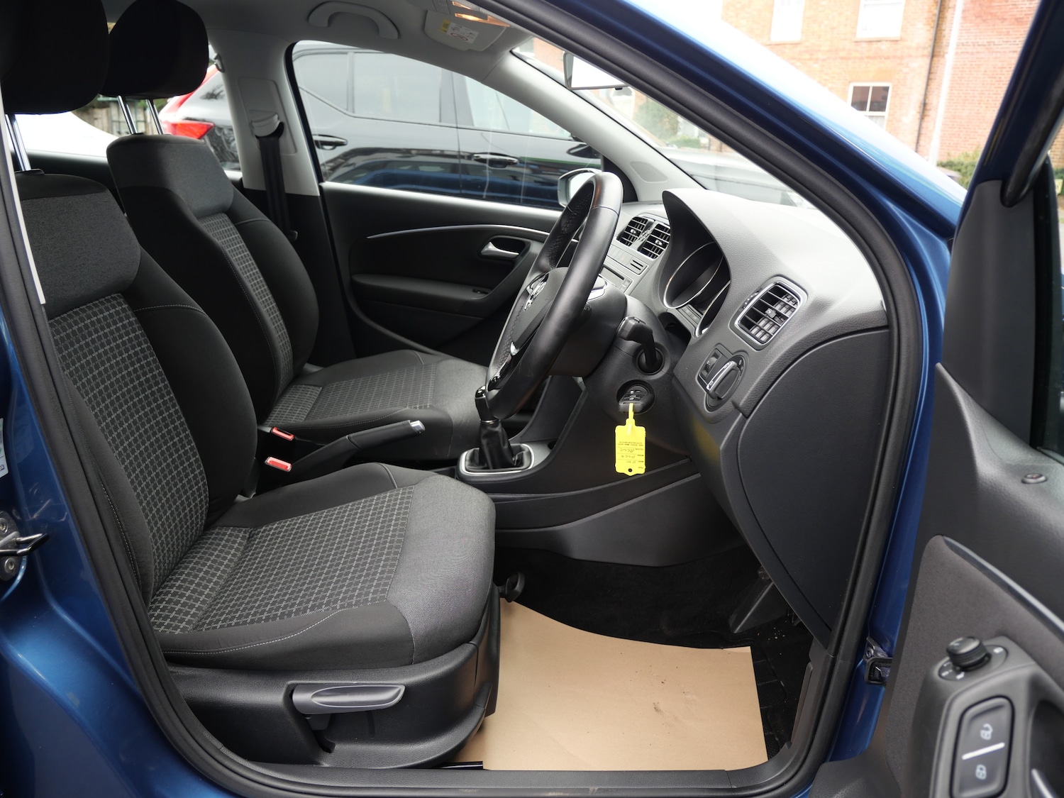 Used Volkswagen Polo 2015 for sale - 76637941: Photo 8