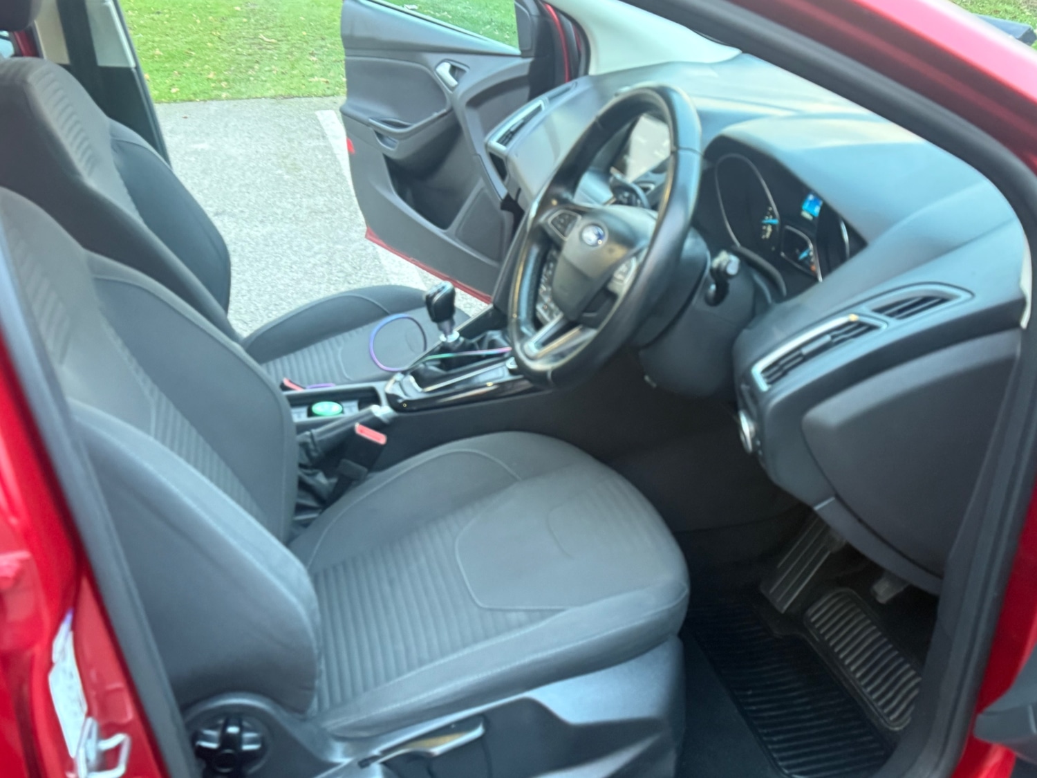 Used Ford Focus 2015 for sale - 76627368: Photo 16