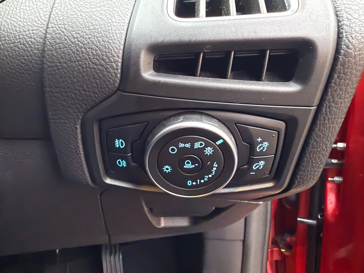 Used Ford Focus 2015 for sale - 76627368: Photo 20