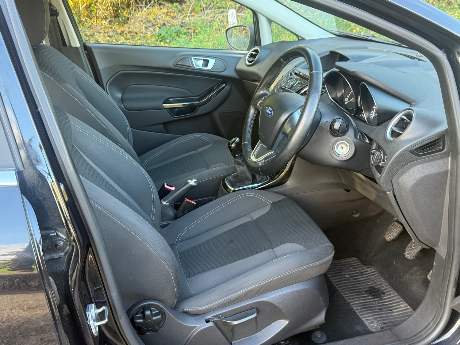 Used Ford Fiesta 2015 for sale - 77797993: Photo 24