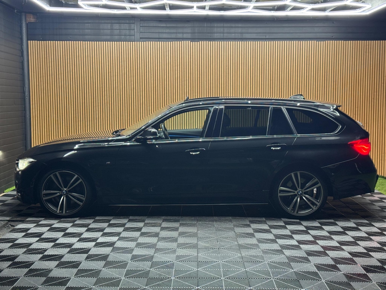 Used BMW 3 Series 2016 for sale - 77074962: Photo 64