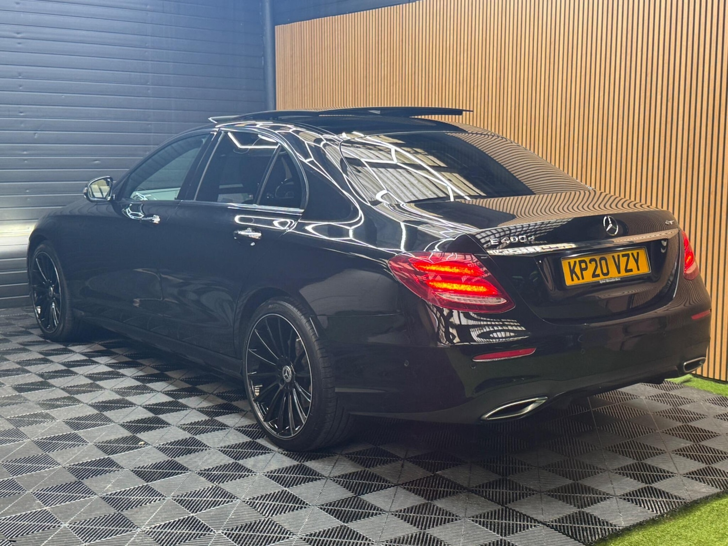 Used Mercedes-Benz E Class 2020 for sale - 77074001: Photo 18