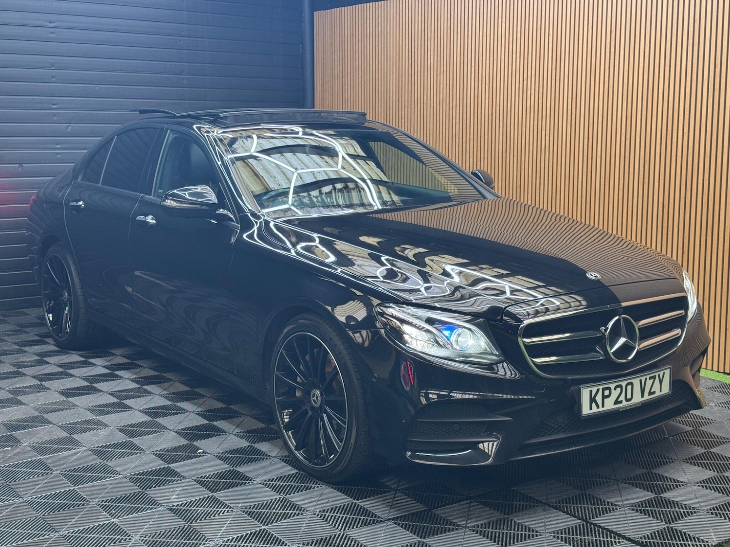 Used Mercedes-Benz E Class 2020 for sale - 77074001: Photo 44