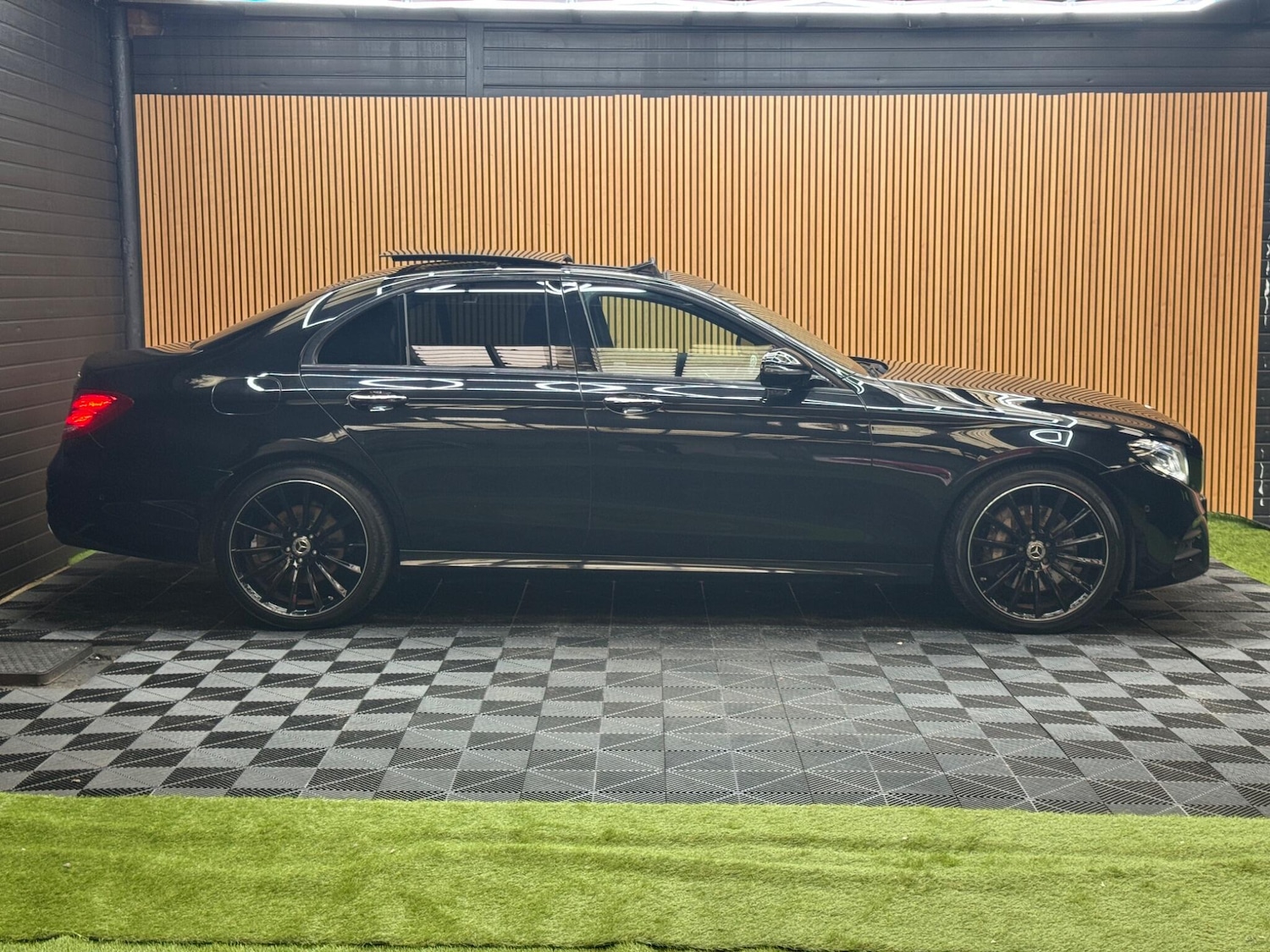 Used Mercedes-Benz E Class 2020 for sale - 77074001: Photo 45