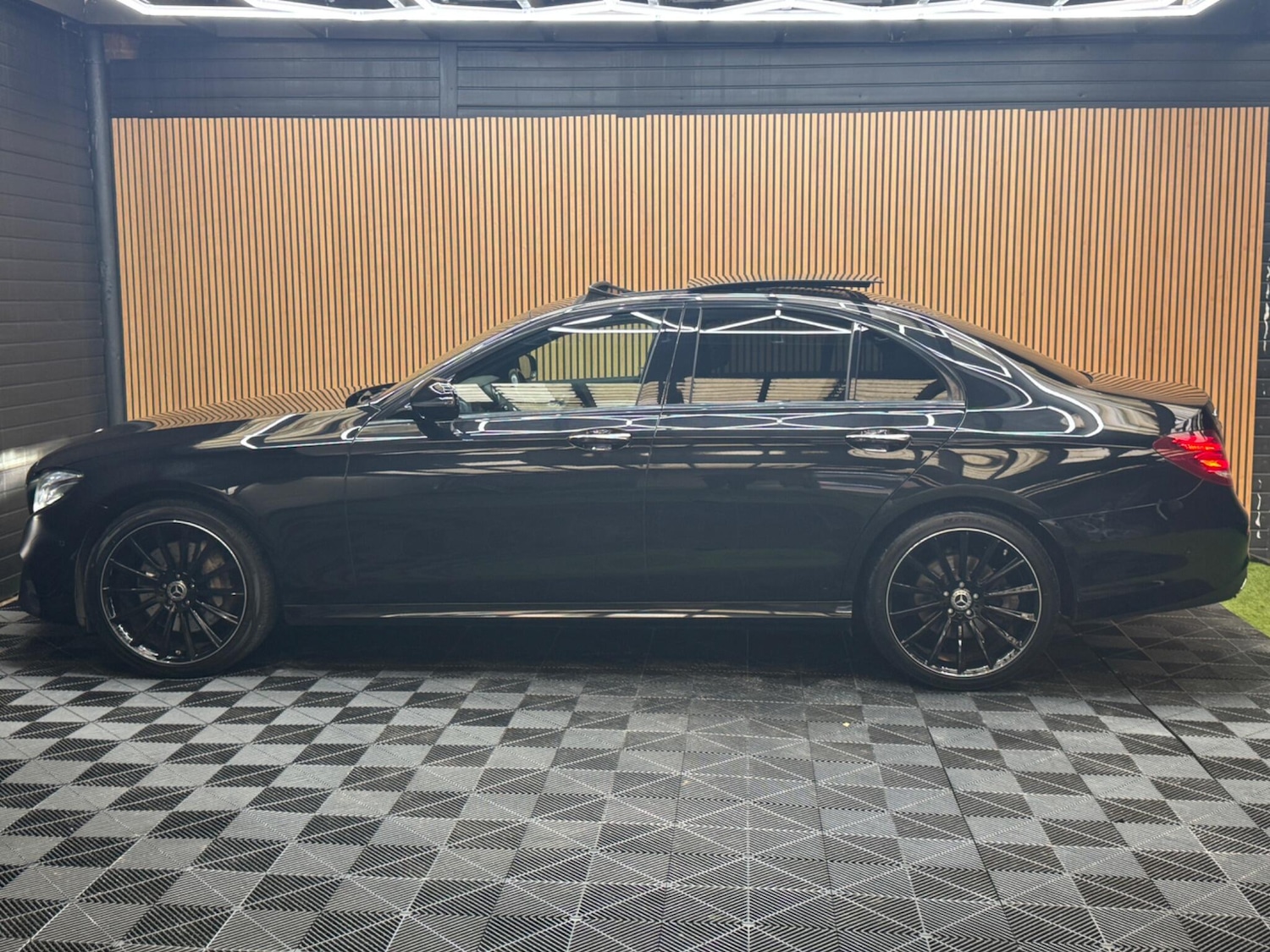 Used Mercedes-Benz E Class 2020 for sale - 77074001: Photo 47