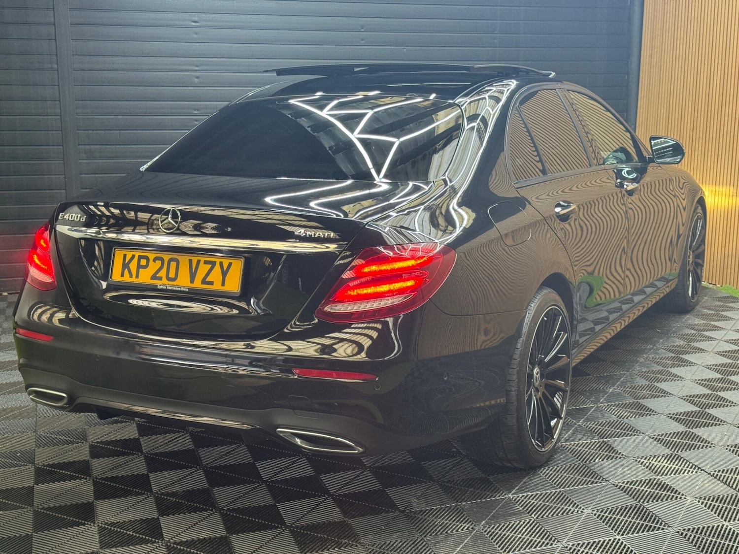 Used Mercedes-Benz E Class 2020 for sale - 77074001: Photo 9