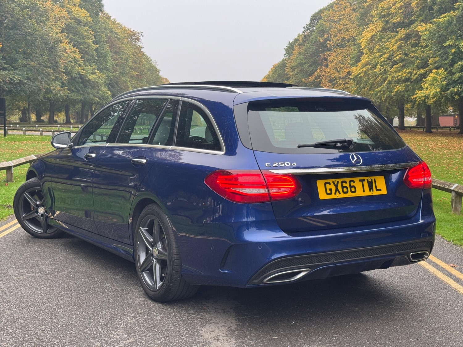 Used Mercedes-Benz C Class 2016 for sale - 76688971: Photo 2