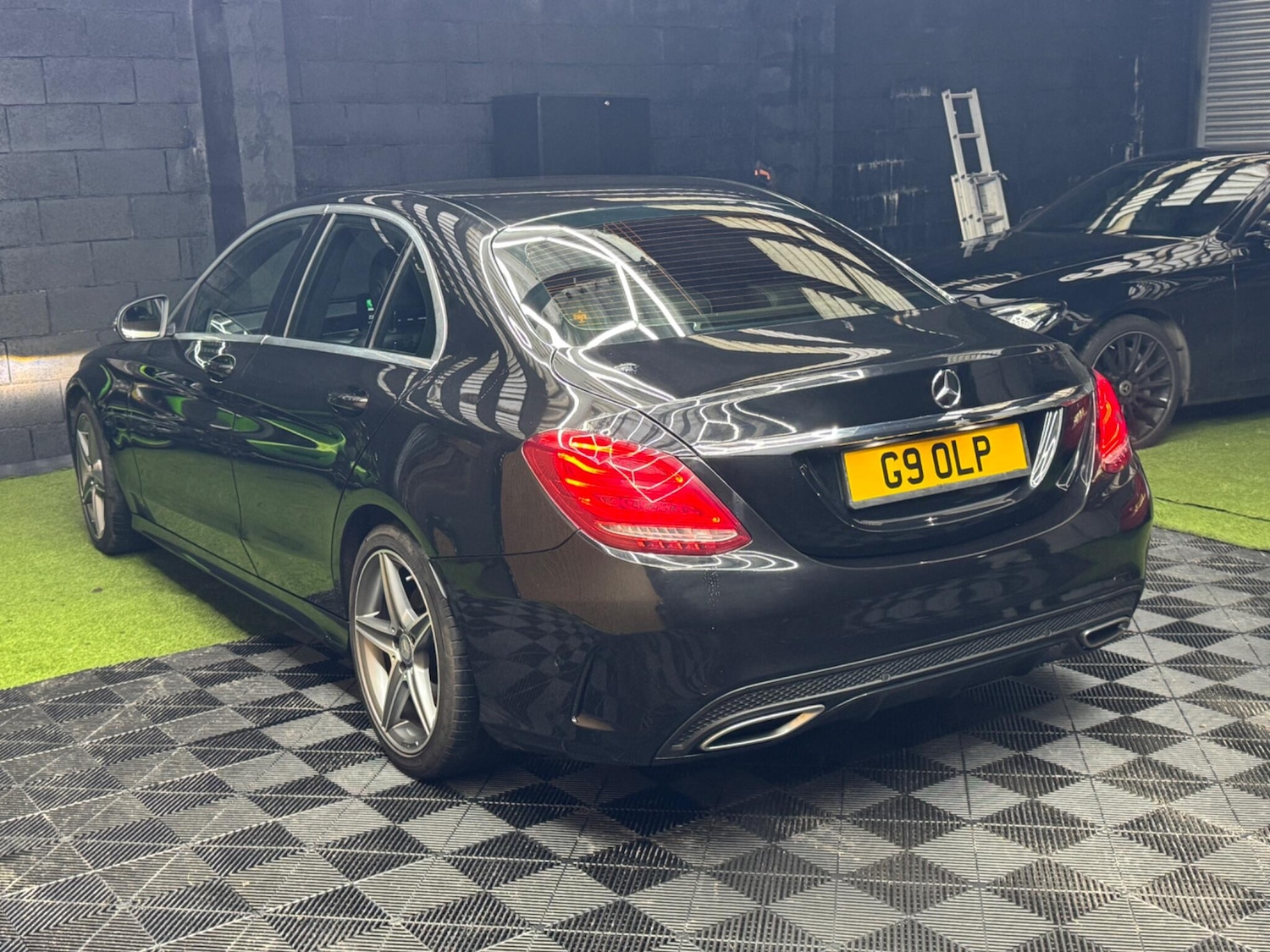 Used Mercedes-Benz C Class 2017 for sale - 77029051: Photo 2