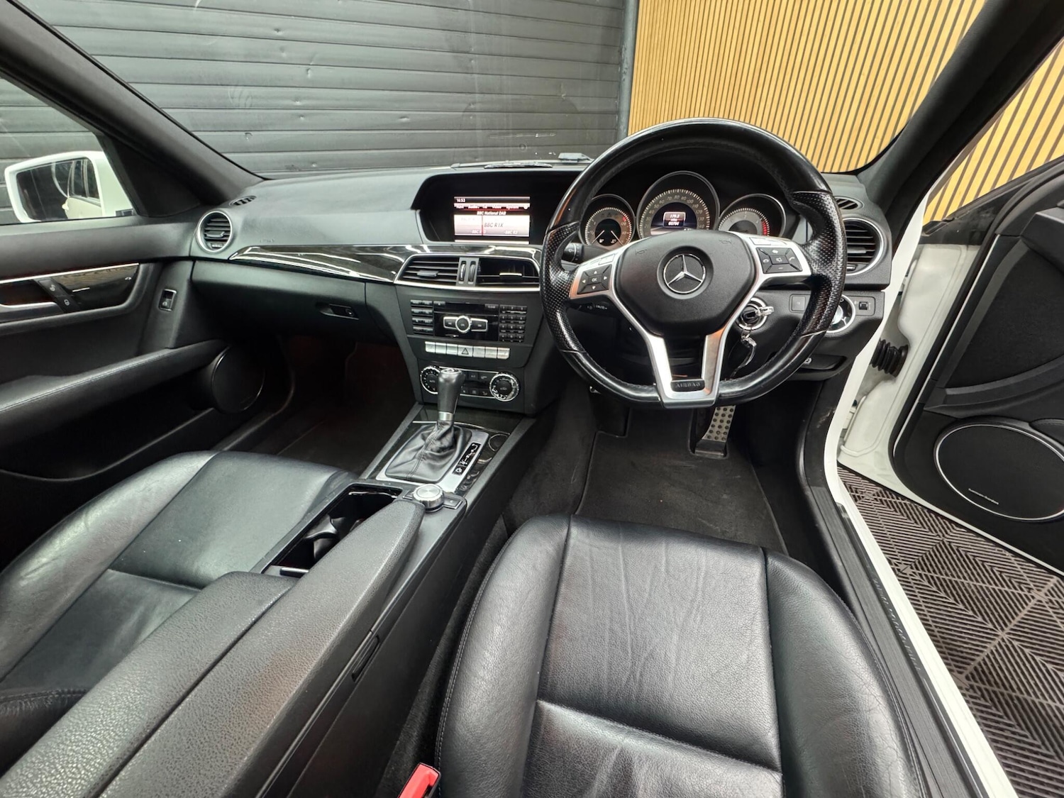 Used Mercedes-Benz C Class 2013 for sale - 77315414: Photo 3