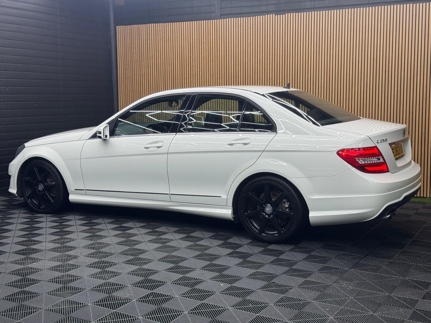 Used Mercedes-Benz C Class 2013 for sale - 77315414: Photo 9