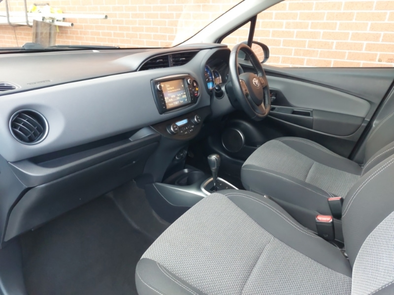 Used Toyota Yaris 2017 for sale - 77797529: Photo 5