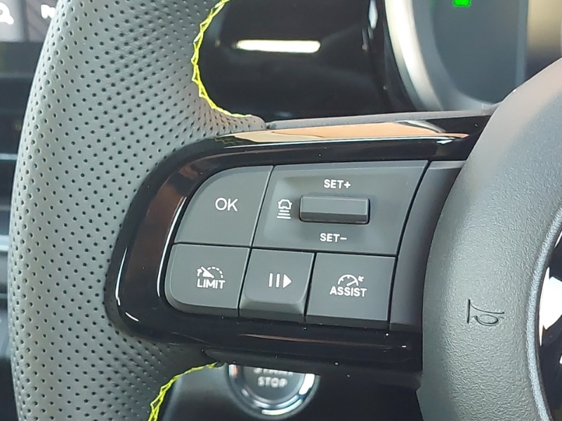 Used Abarth 600e 2025 for sale - 76055314: Photo 11